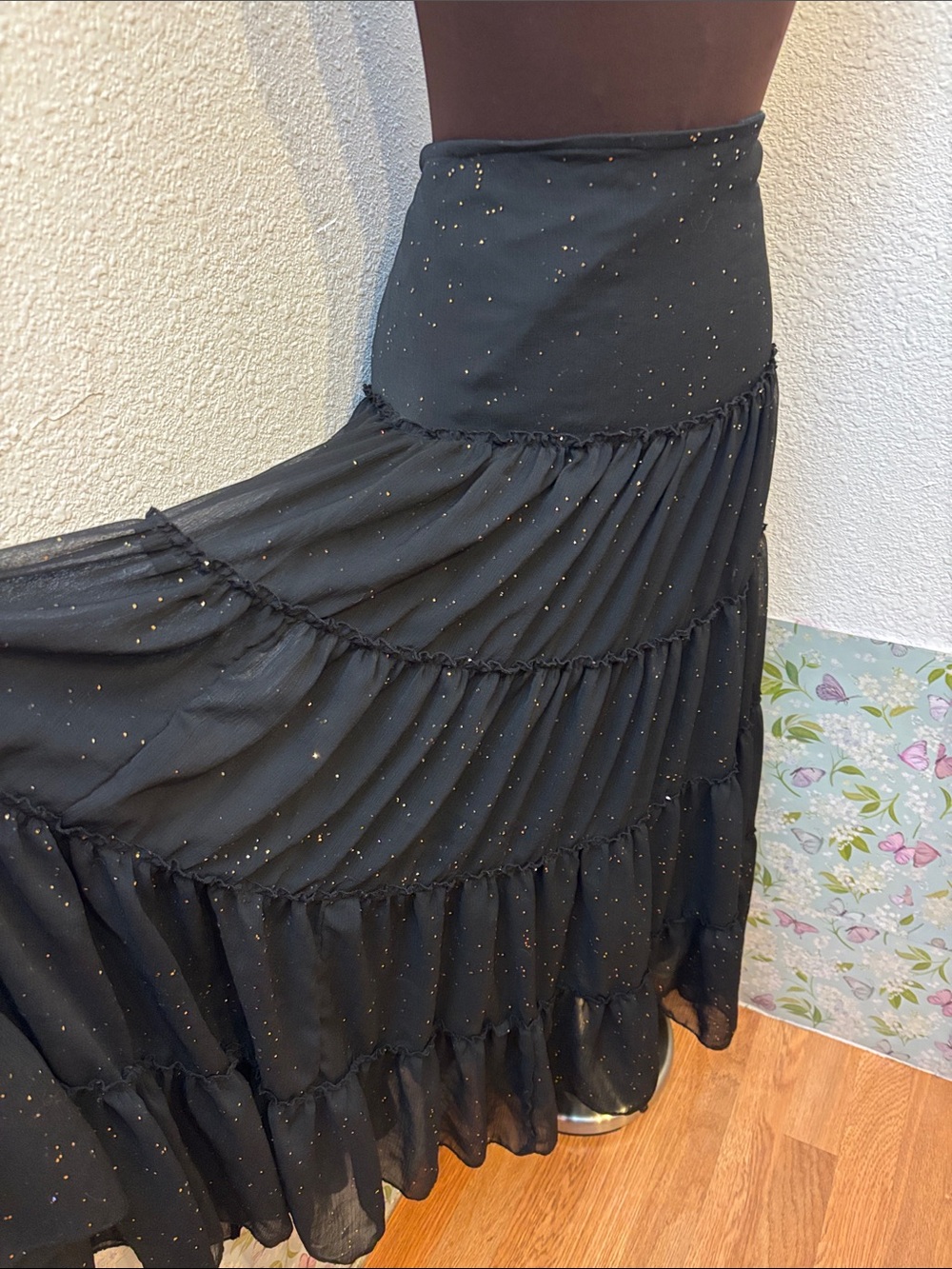 Y2K Zoe D black and gold sparkle tiered maxi skirt. Size XL